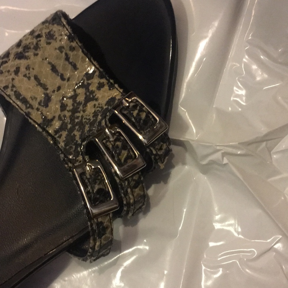 Mini Heels - Picture 4 of 6